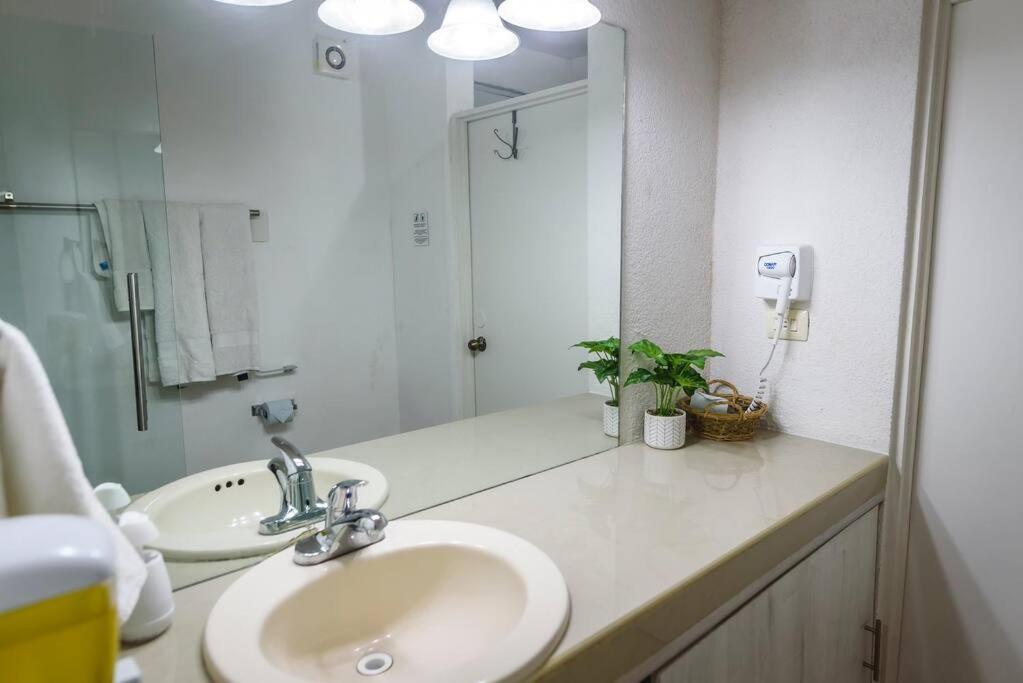 Depab Privado, Centrico,Wifi 80 Mb ,Aire Acondicionado ,Cocina, Cochera Techada, ซิวดัด วัลเลส ภายนอก รูปภาพ